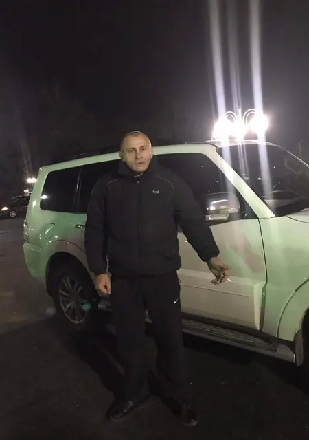 Артем из Ровно, мне 39, познакомлюсь на одну ночь