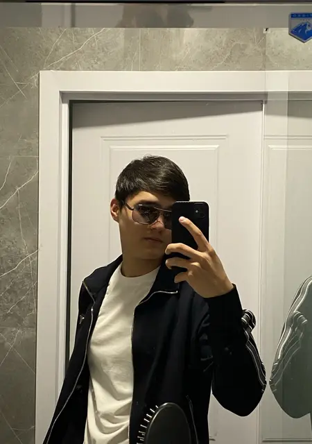 Meirzhan из Алматы, мне 18, познакомлюсь на одну ночь