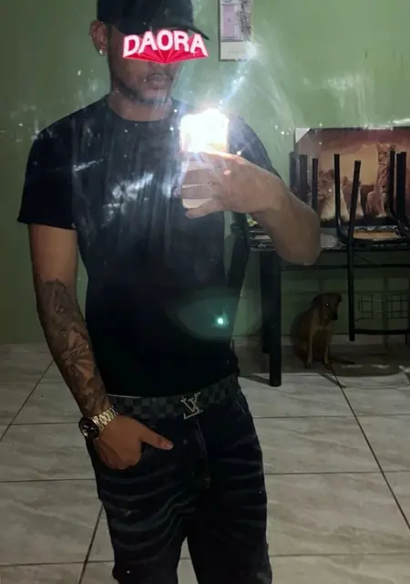 Yonaiker из Бразилии, мне 19, познакомлюсь на одну ночь