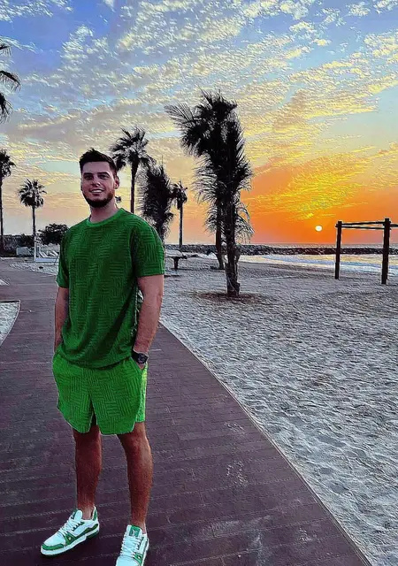 Я Артем, 27, из Мелитополя, ищу знакомство для совместных путешествий