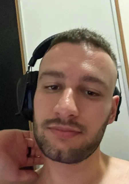 Noé из Террасса, мне 25, познакомлюсь на одну ночь