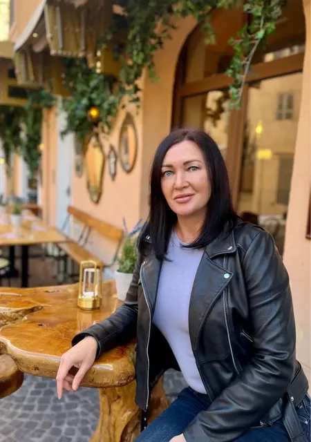 Olga из Канн, мне 43, познакомлюсь для приятного времяпровождения