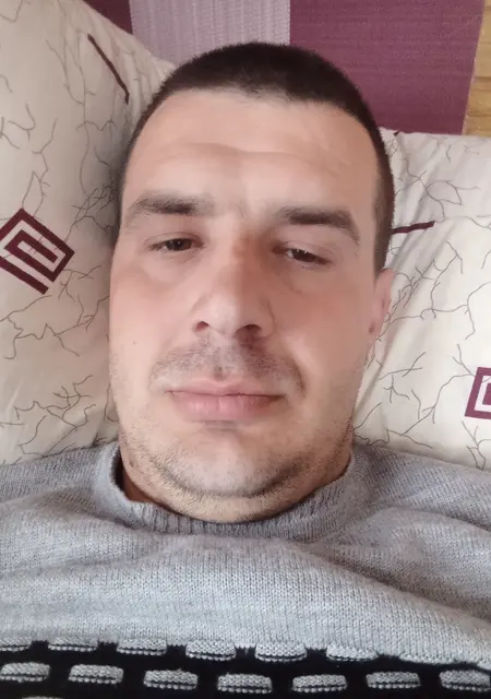 Я Ваня, 31, знакомлюсь на одну ночь в Николаеве