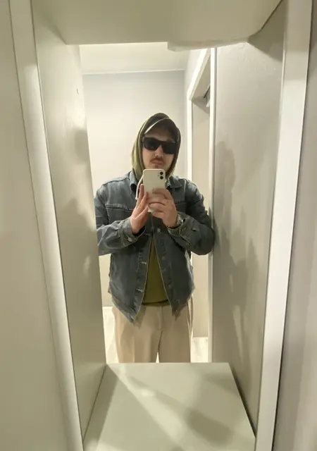 Максим из Вены, мне 24, познакомлюсь на одну ночь