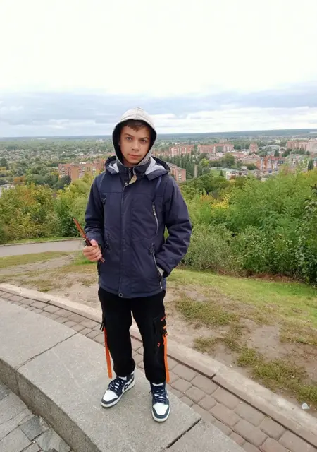 Я Артур, 21 років з Дніпра, шукаю знайомство для дружби