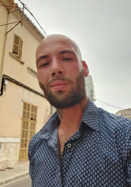 Yosse de Palma de Mallorca, busco en el sitio lío de una noche