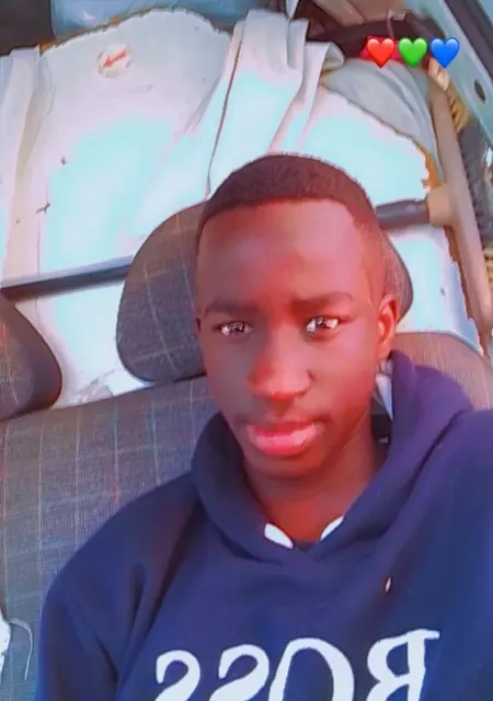 Aliou из Валенсии, мне 20, познакомлюсь на одну ночь