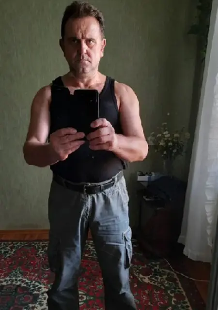 Влад из Кривого Рога, мне 58, познакомлюсь на одну ночь