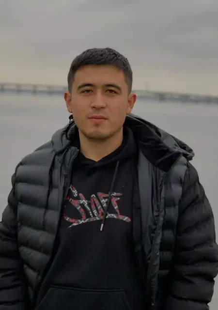 Эдуард из Черкасс, мне 25, познакомлюсь на одну ночь