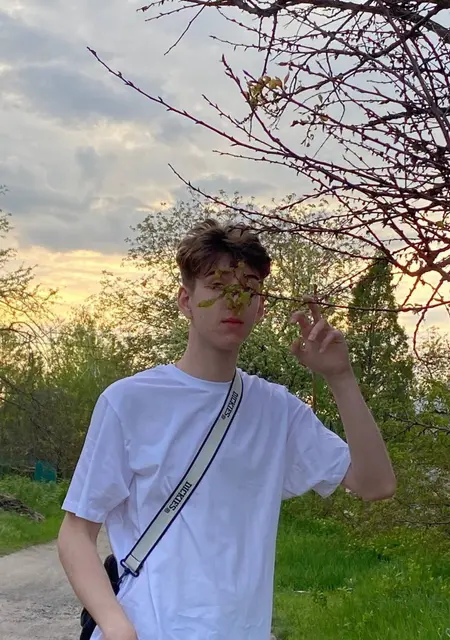 Я Даниил, 19, из Донецка, ищу знакомство для постоянных отношений