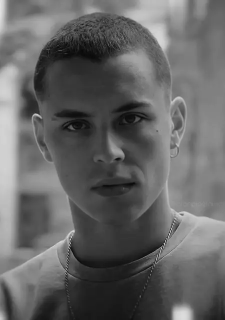 Я Женя, 25, знакомлюсь для общения в Теплице