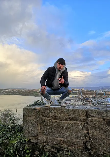 Jonay из Овьедо, ищу на сайте знакомства на одну ночь