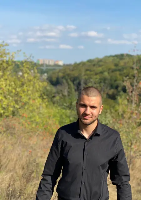 Я Илья, 21, из Житомира, ищу знакомство для совместных путешествий