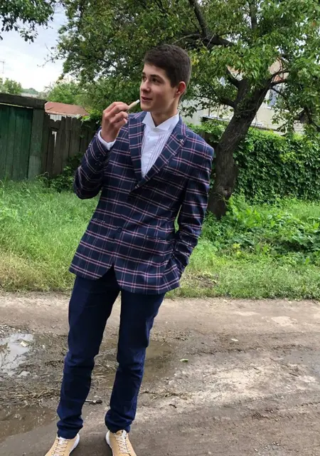 Я Никита, 19, из Харькова, ищу знакомства на одну ночь
