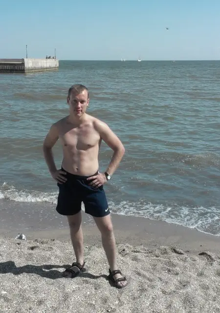 Виталя з Маріуполя, шукаю на сайті приємне проведення часу