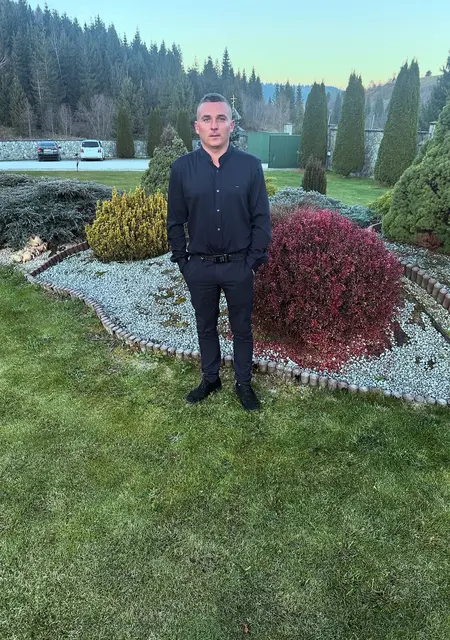 Я Vana, 25, из Самбора, ищу знакомство для приятного времяпровождения