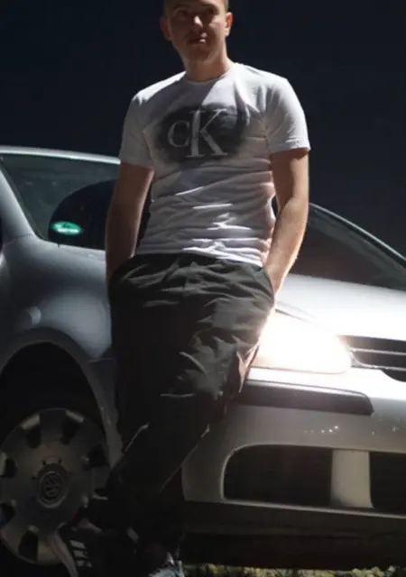 Я Олег, 26, из Шостки, ищу знакомство для приятного времяпровождения