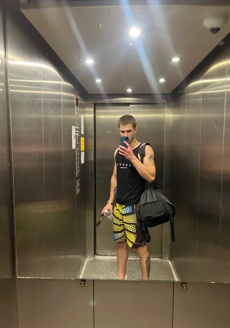 Женя из Ярмолинцев, мне 21, познакомлюсь без обязательств