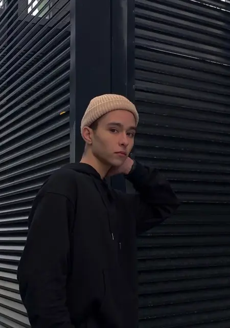 Я Герман, 19, знакомлюсь для общения в Берлине