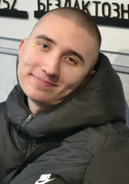 Артем из Киева, мне 19, познакомлюсь на одну ночь