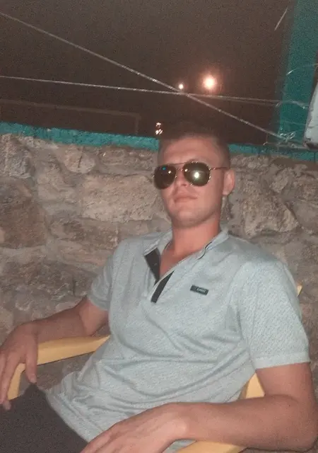 Я Алисаденис, 31, из Макеевки, ищу знакомства без обязательств