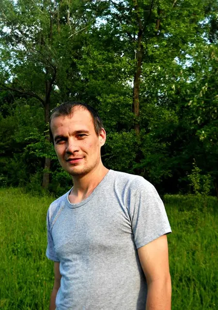 Я Виктор, 35, знакомлюсь на одну ночь в Снежном