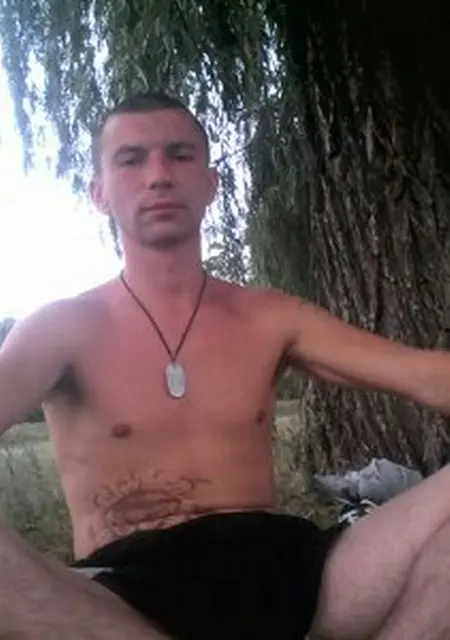 Олег из Бердянска, ищу на сайте знакомства на одну ночь