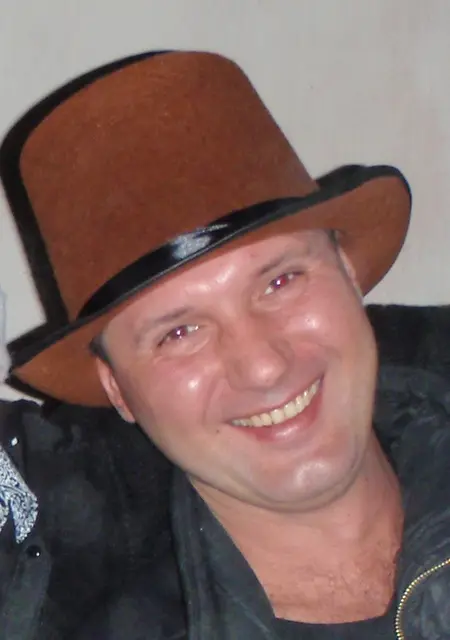 Дмитрий из Донецка, мне 47, познакомлюсь на одну ночь