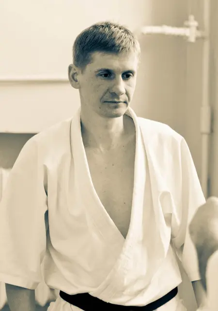 Я Алексей, 20 років з Донецька, шукаю знайомства без зобов'язань