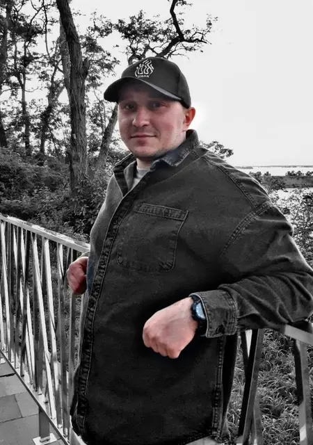 Евгений из Черкасс, мне 30, познакомлюсь для общения