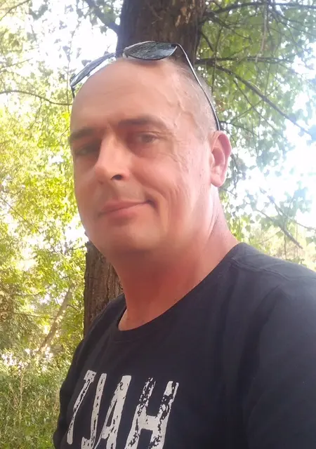 Я Павел, 47 років з Кривого Рогу, шукаю знайомства без зобов'язань