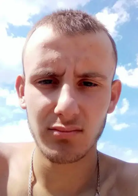 Я Евгений, 30, из Томаковки, ищу знакомства без обязательств