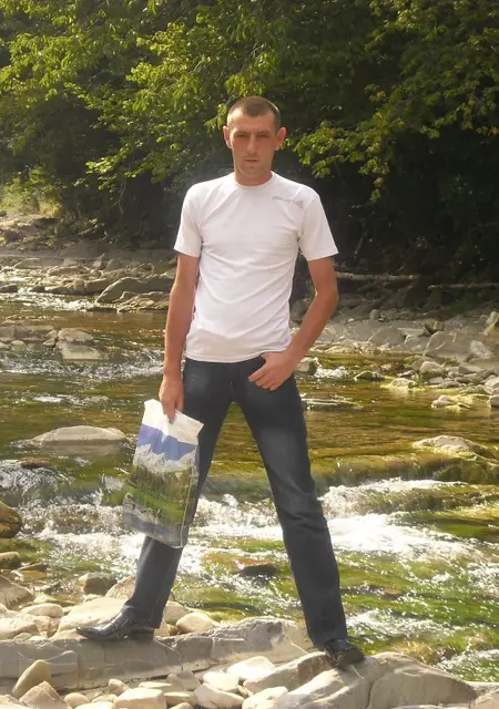 Дима из Житомира, мне 42, познакомлюсь на одну ночь