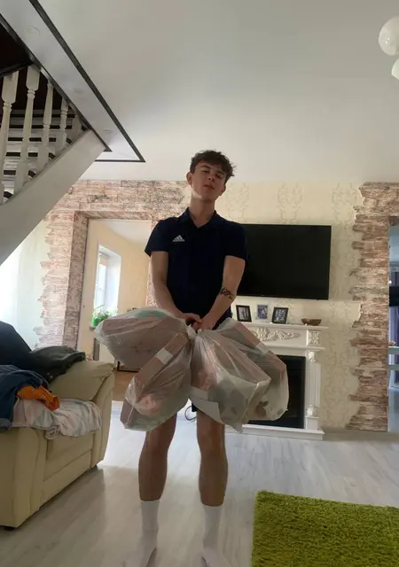 Никита из Брюсселя, ищу на сайте знакомства на одну ночь