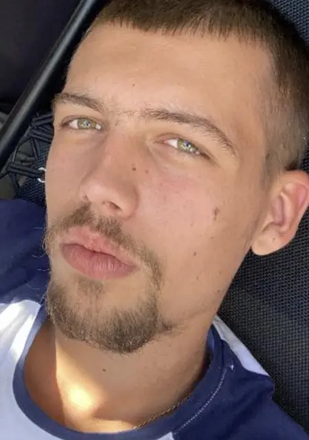 Я Fernando, 21, из Саламанки, ищу знакомства без обязательств