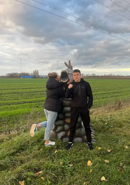 Рома из Первомайского, мне 20, познакомлюсь на одну ночь