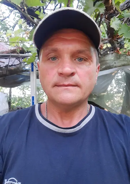 Сергей из Мариуполя, мне 52, познакомлюсь для постоянных отношений