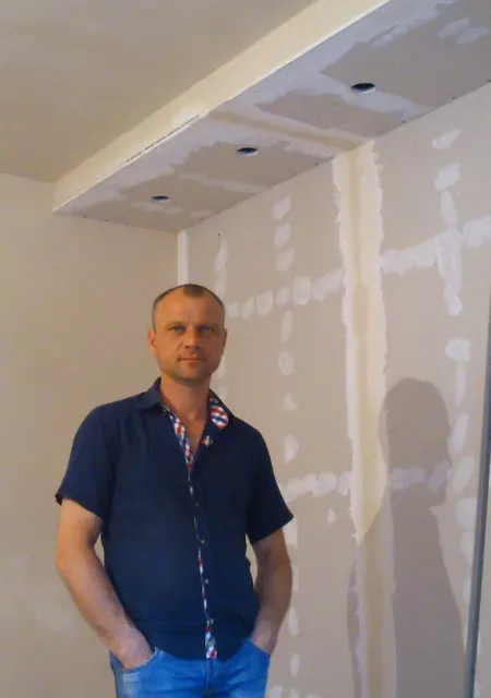 Я Олег, 48 років з Миколаєва, шукаю знайомства без зобов'язань