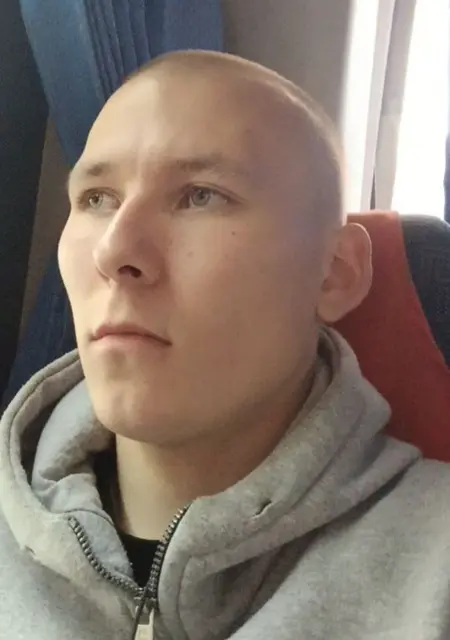 Aleksey de Bilbao, tengo 20 años, listo para conocer para relación sin ataduras