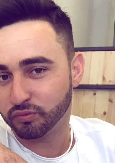 I'm Billy Mg, 25, looking to meet in London