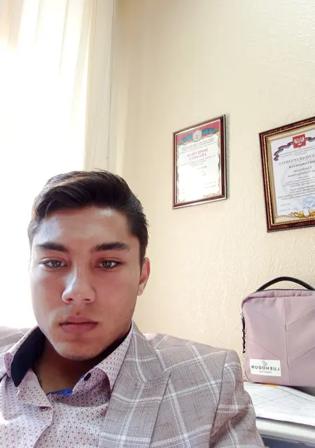 Artem из Донецка, ищу на сайте знакомства без обязательств