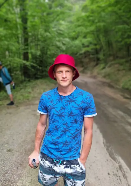 Дмитрий из Скадовска, ищу на сайте знакомства на одну ночь