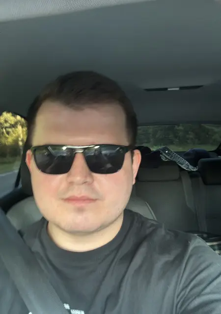 Я Олег, 26, из Амстердама, ищу знакомства на одну ночь