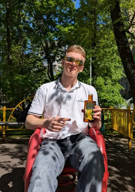 Я Миша, 18, знакомлюсь на одну ночь в Сарагосе