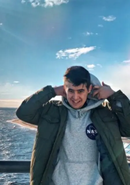 Я Максим, 25, знакомлюсь без обязательств в Луганске