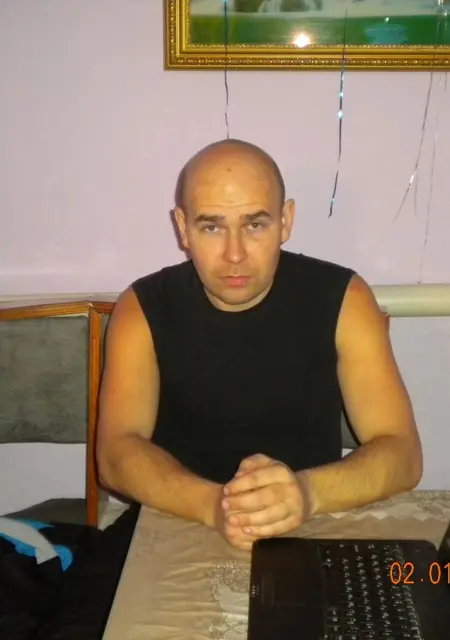 Денис из Бердянска, ищу на сайте знакомства на одну ночь