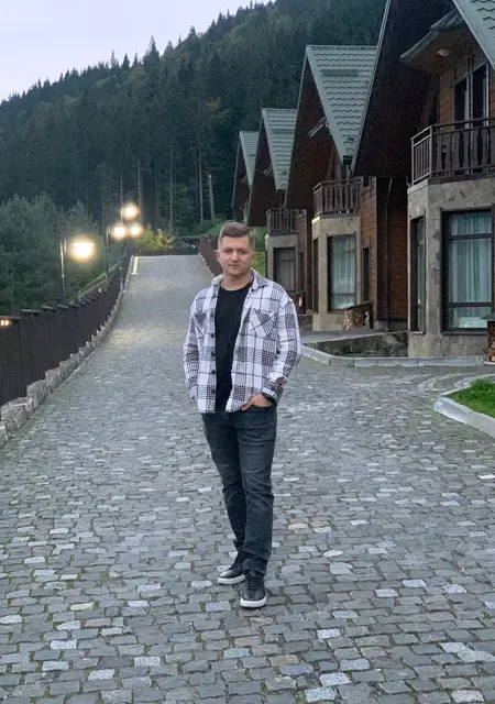 Я Vov, 28, из Черновцов, ищу знакомства на одну ночь