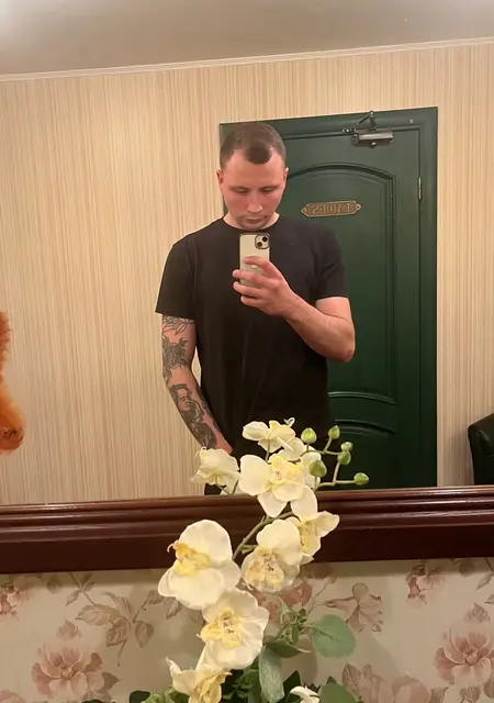 Игорь з Харкова, шукаю на сайті приємне проведення часу