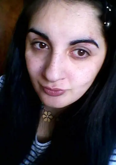 I'm Irene Deehan, 30 from London, seeking connections