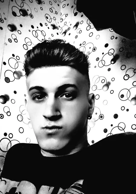 Я Виталий, 21, знакомлюсь без обязательств в Борисове